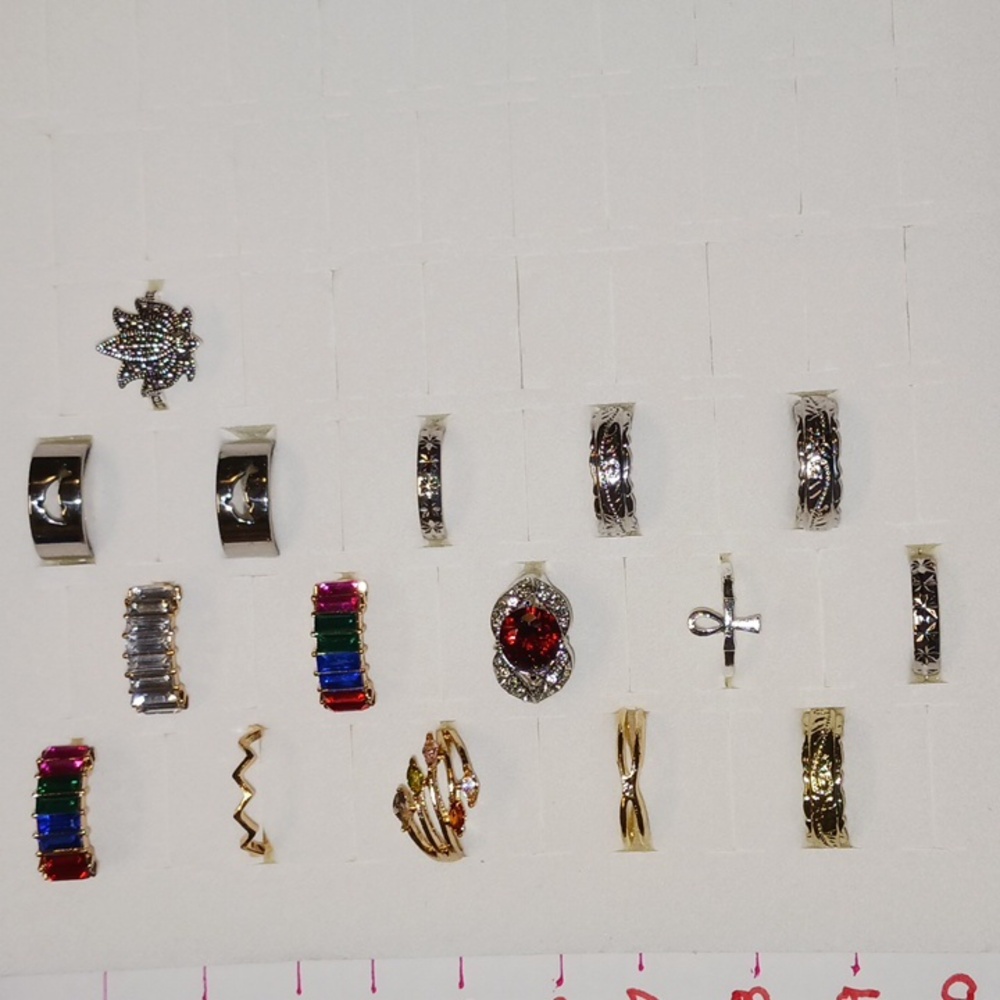 Lot of Size 7.5 Rings NWT Rose gold, yellow gold, silver, rhinestones. 16 rings.